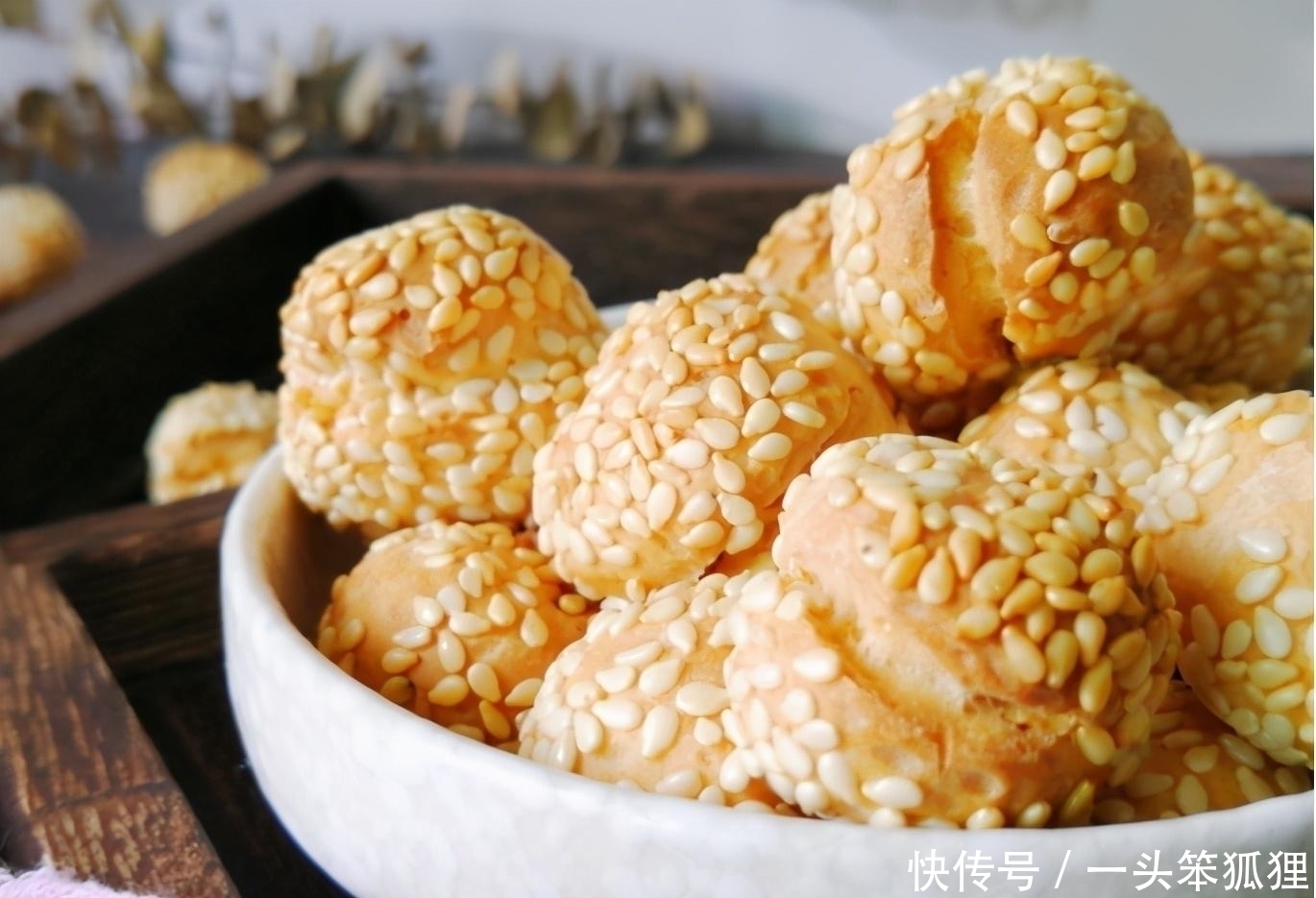 小吃|此道自制小吃，一碗面粉两个鸡蛋，几分钟就能做好，香酥可口