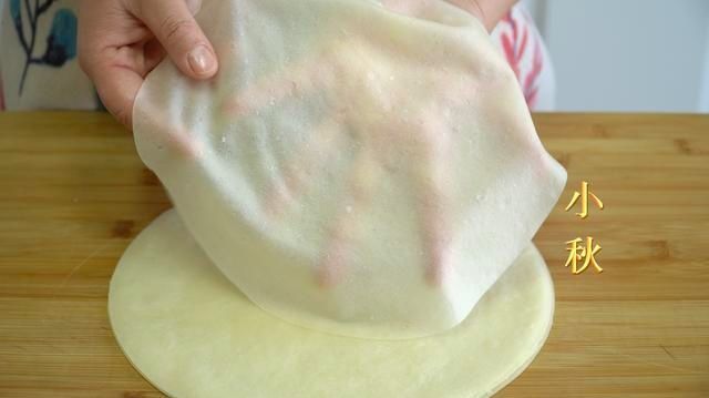 怎么烙饼才能比纸薄教你一个小技巧,一次12张,个个轻薄透亮
