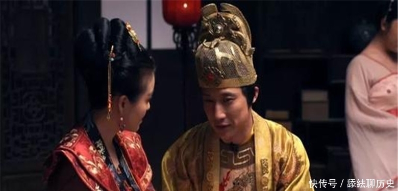 《万历十五年》中,黄仁宇为何称万历皇帝为“活着的祖宗”?