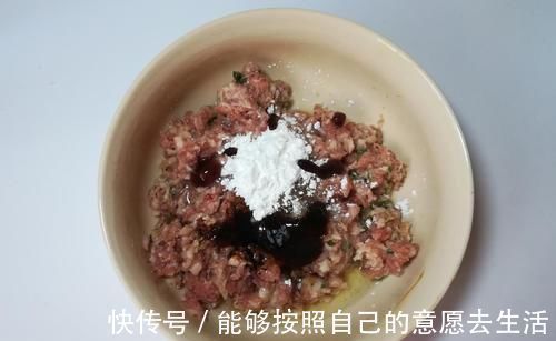 鸡蛋清|做肉丸不要再放淀粉了，换成它，做出来的肉丸鲜嫩弹牙，还不散