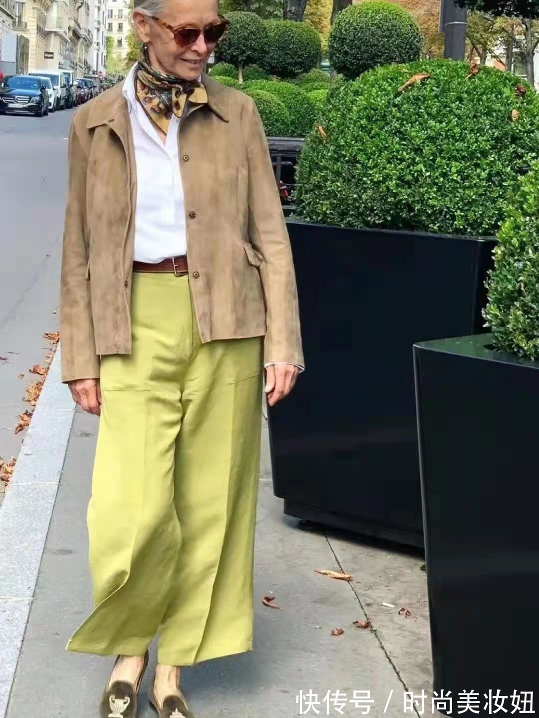 时髦 70岁奶奶比年轻人还敢穿,借鉴她的搭配范本,奶奶辈也穿出时髦范
