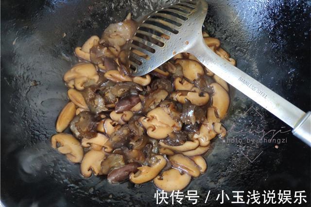 香菇|不差钱的话,中老年人常吃这道菜,营养足味道鲜,三伏天吃不上火