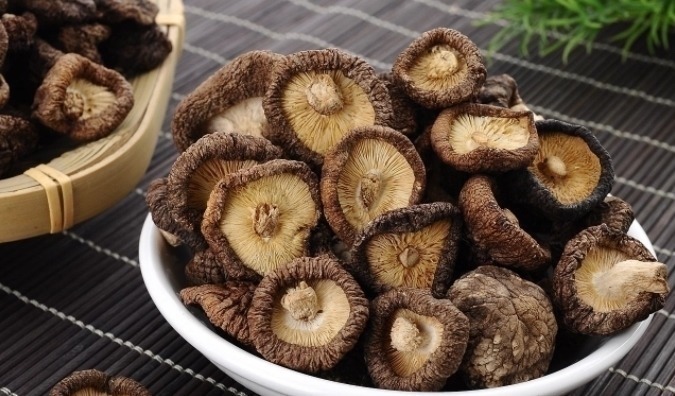 营养物质|香菇和此物一起吃,就是找不自在,偏偏很多人喜欢如此吃