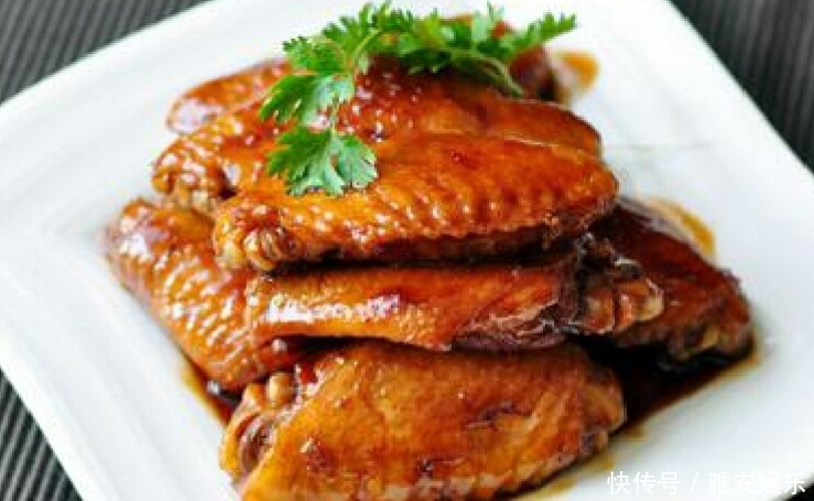 一道百吃不厌的美食,口感嫩滑,色泽艳丽,是孩子们的最爱