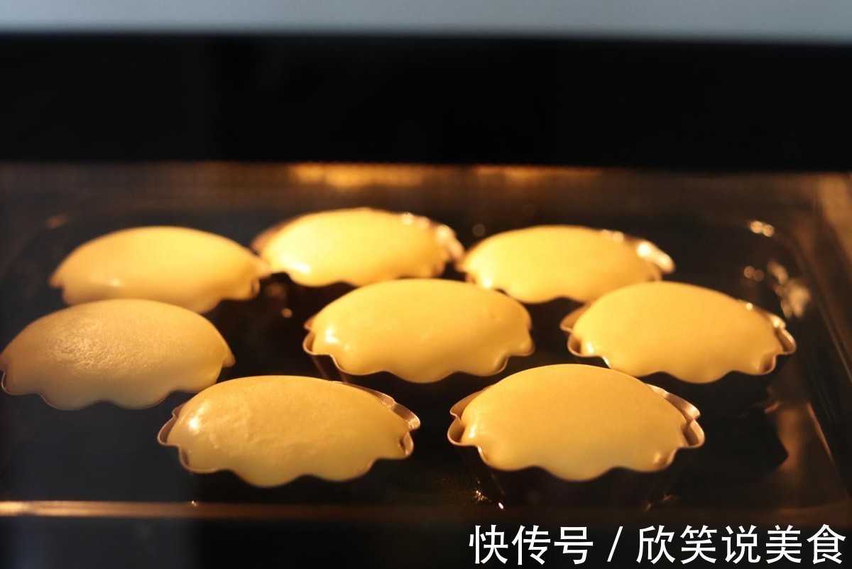 外表焦黄色泽诱人，软嫩有弹性的布丁入口即化，真好吃