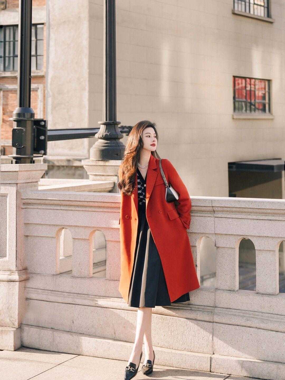 打底衫 临近新年!别再穿松垮无形的单品了!这几件干练又保暖的衣服,最好看