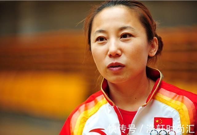 国家队|她拒绝美国队高薪挽留,回国执教,与郎平是好闺蜜,如今功成身退