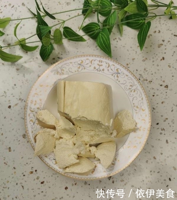 中薪|“它”和豆腐一起炒，孩子要多吃，补钙健骨长个高，比喝牛奶强