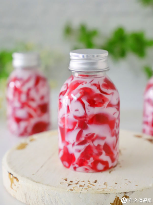 做法|杨梅又有新吃法，放锅里一煮，Q弹爽滑，清凉又解暑，做法超简单