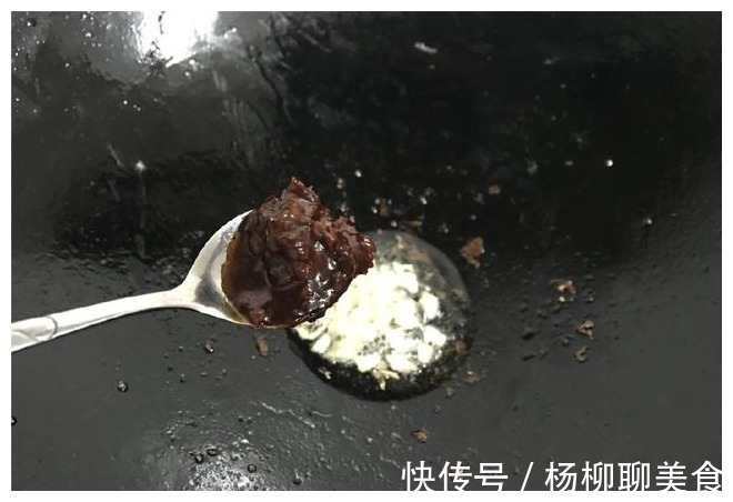 黄梅天|夏天就爱这道菜,我家隔三差五就做,入味不腻口,连汤也没剩