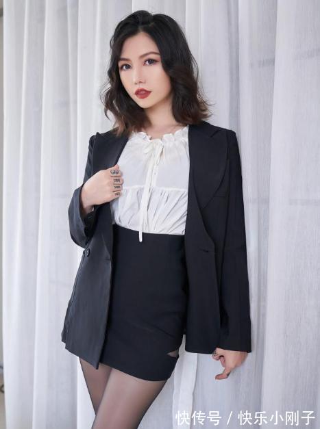 时尚 长发美女黑白配色职业装,高贵冷艳职业范,很有时尚气质
