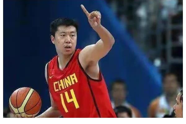 国手|意外！前男篮国手王治郅，或与90后漂亮娇妻离婚，公开发文疑告