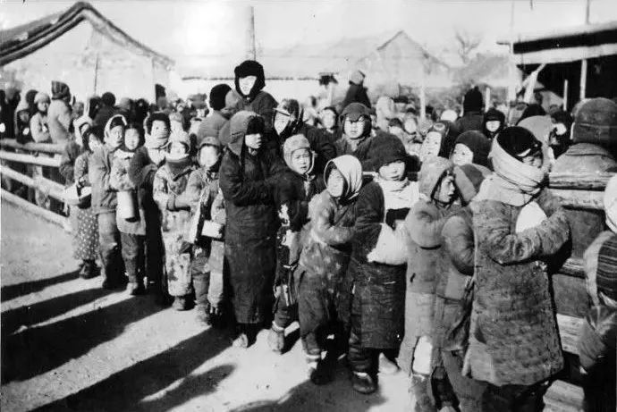 萧军$萧红:两次怀孕时改嫁,却没有留下一个后代,死时落寞凄惨