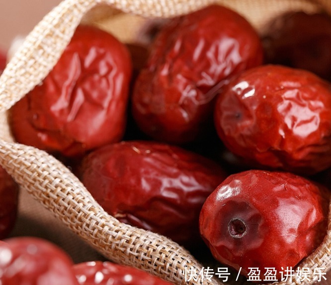 此物|红枣和此物一起泡,排毒养肝,保护眼睛,不想满脸皱纹的,试试!