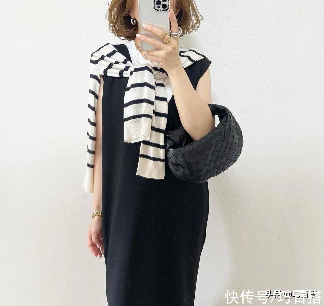 毛衣|夏日叠穿朝谁看齐？除了这位博主姐姐，其他人的穿法都不接地气