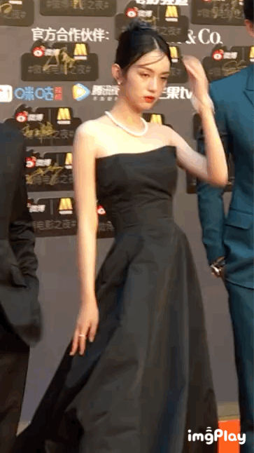 宝藏女孩|00后输了，这届95后小花也太会穿了吧