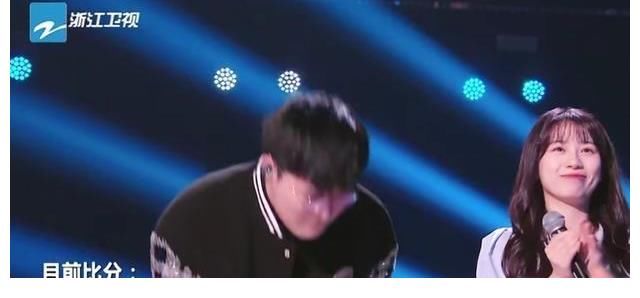 私教课|汪峰私教课太严厉,壮煜亮一个字音没有唱对被怼,女学员被说哭