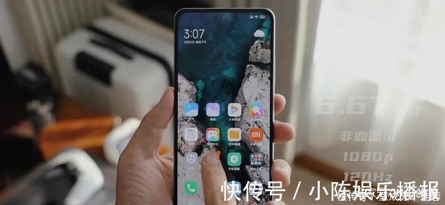 r5|懂手机买华为，半懂手机买苹果其实真正懂行的，通常会买这4款