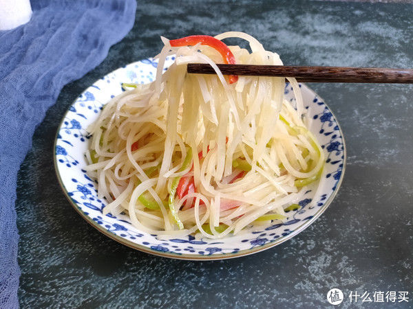 小酥肉|炒土豆丝，记住“一泡一焯两点醋”口诀，脆爽入味，怎么炒都好吃
