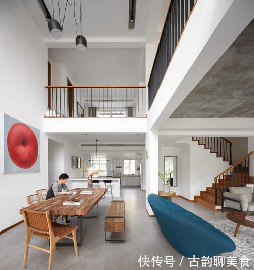 阳光大宅|周子鉴作品：350㎡阳光大宅，两层变三层，立体的家庭社交空间