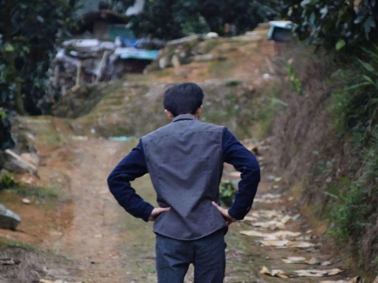 俗语“十个光棍九个倔”,老祖宗的智慧,给我们怎么样的警醒呢