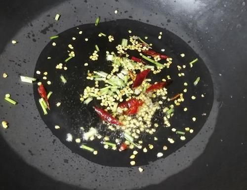 驴肉炒青椒怎么做好吃？三个窍门，鲜嫩可口美味下饭，简单又营养