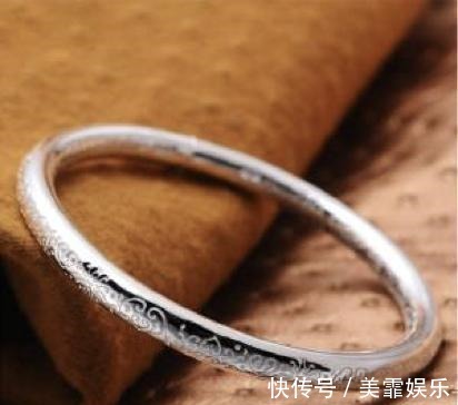 银饰@女人戴镯子金的好还是银的好,以下这几点,看完你就有数了