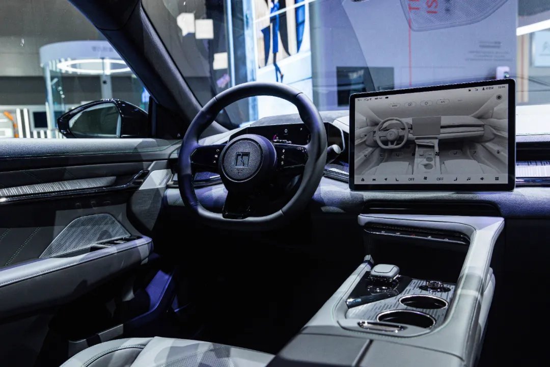 zeekr 001$全世界的网友,都喜欢在作品征集活动里整活