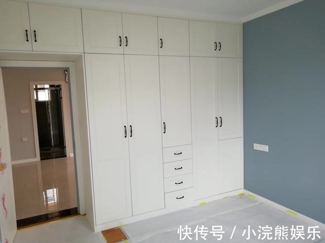 吊顶|别再傻乎乎做吊顶啦,他家只是贴石膏线条,效果还不错,分享一下