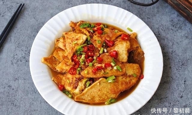 煎豆腐时 不要直接下锅 多加一步 豆腐焦黄又嫩滑 全网搜 煎豆腐时 不要直接下锅 多加一步 豆腐焦黄又嫩滑 全网搜