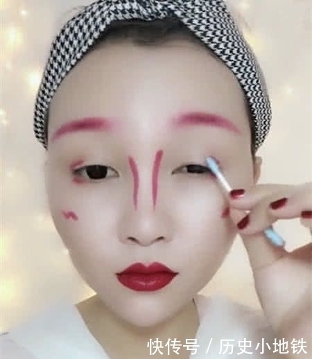 口红|小姐姐一支口红挑战10秒化妆,当看到成品后,网友:口红是神器