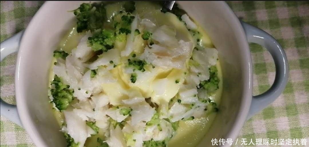 添加|11个月的宝宝，辅食应该如何添加？钙铁锌全方面营养跟上