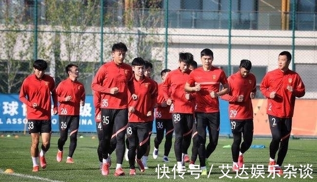 中超|凌晨3点!权威媒体曝出争议猛料:中超遭毁灭性打击,球迷吐槽声一片
