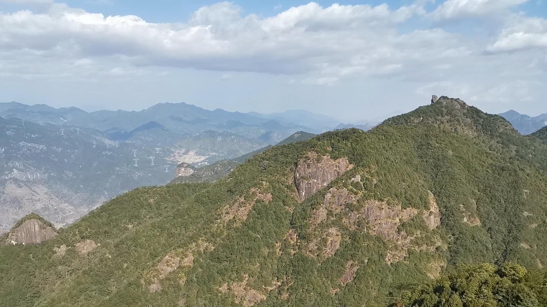 罗经石|福建深山发现巨大蘑菇石，每天几千人爬山来看，到底长什么样？