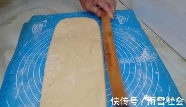 包子|早餐别烙饼吃包子了,教你新吃法,香酥又松软,比面包烧饼还好吃