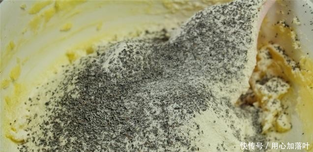 做法超简单的小饼干,一口酥脆,香甜美味,家里孩子超爱吃