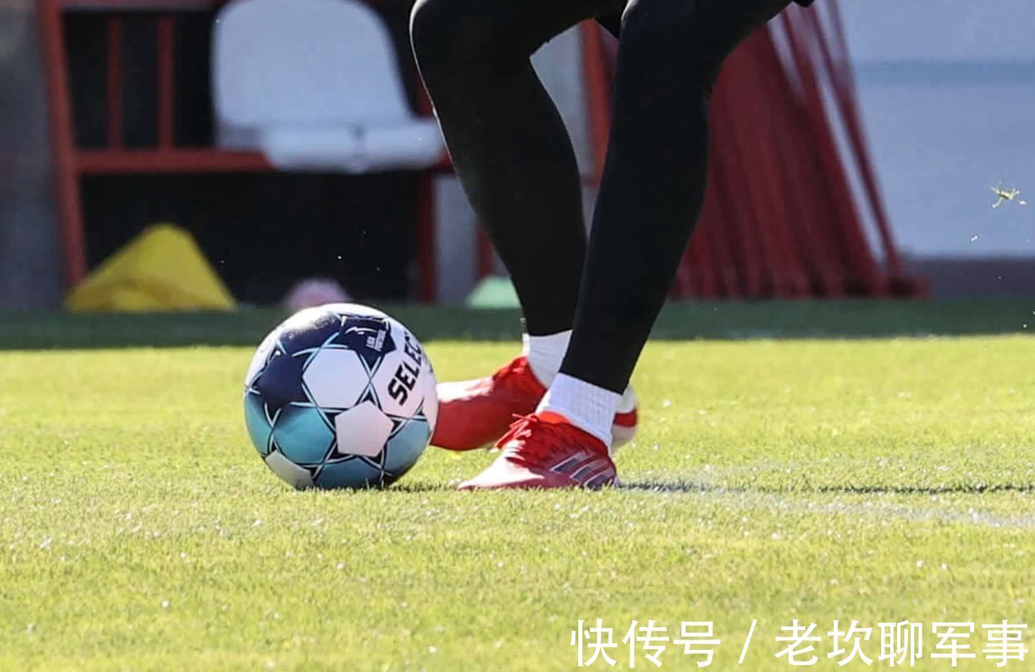 阿迪达斯|本菲卡球员训练上脚adidas X Speedflow.1足球鞋