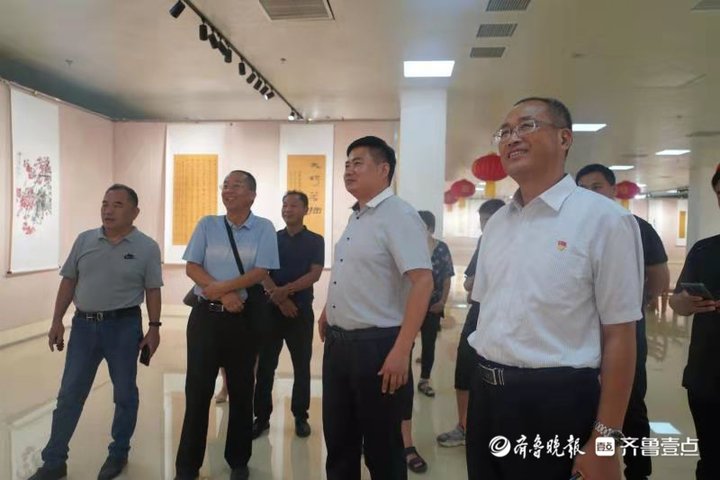齐鲁壹点|成武书画家王圣鹏“我在展厅讲书画”系列活动开幕
