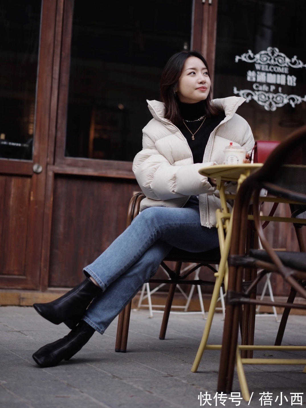 短靴 羽绒服穿搭指南!学这样搭配牛仔裤时髦洋气,配半身裙通勤优雅