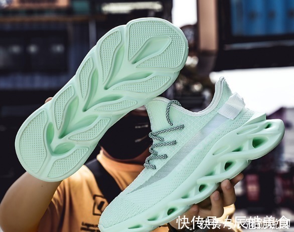 跑步 中国最“奇怪”的缓震之王,明明有阿迪耐克的实力,却被国人嫌弃