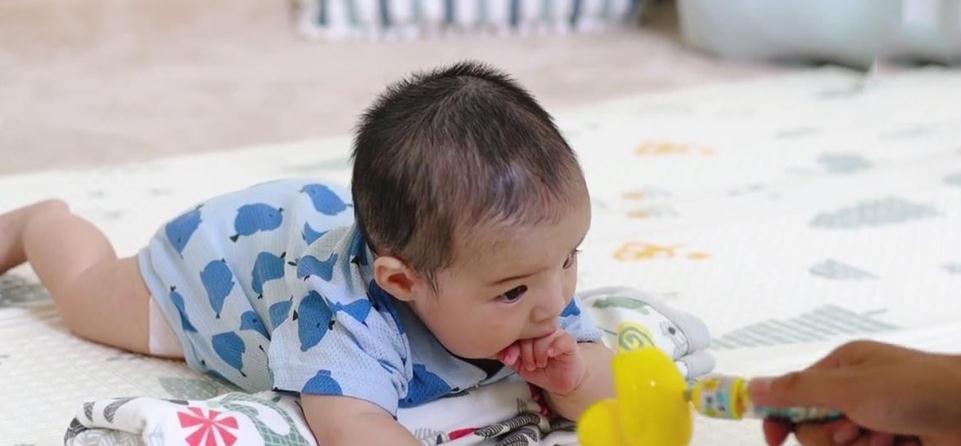 早教|3个月是宝宝发育的里程碑:发育标准,具备能力,早教方法,收藏