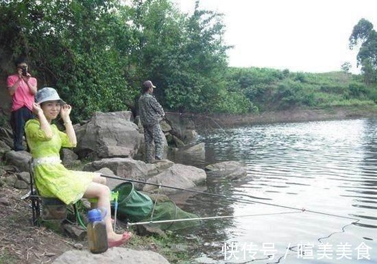 钓友|高手钓鱼教你野钓时,如何应付小杂鱼的用饵技巧,你学会了