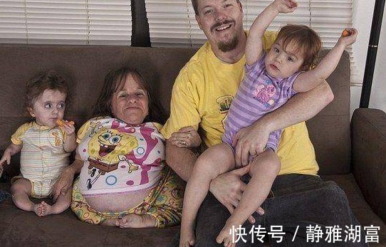 美国身高70厘米的袖珍妈妈,身体肿如气球,如今俩孩子