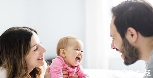 童年记忆|两个月宝宝就能交流?连医生都被萌化了,别忽略娃的感知能力