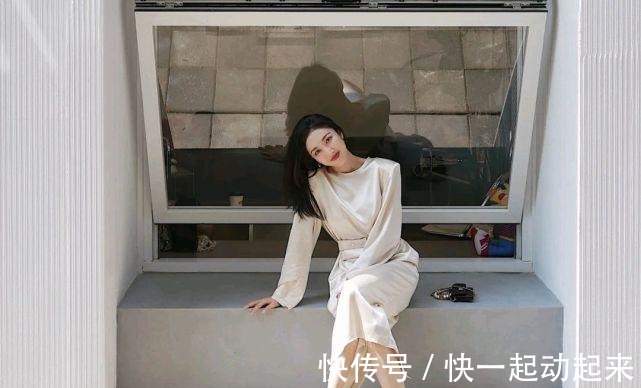 服装 越来越流行极简风穿搭,简简单单的穿搭风格,精致又高级