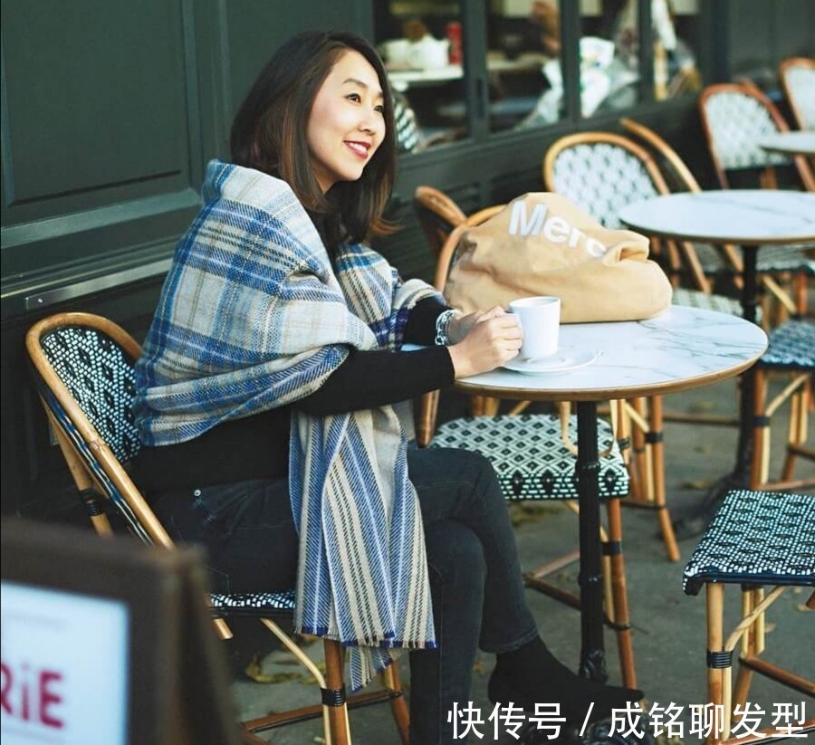 半身裙|年过四十的女人,穿衣讲究“三要三不要”,保暖高级又显年轻