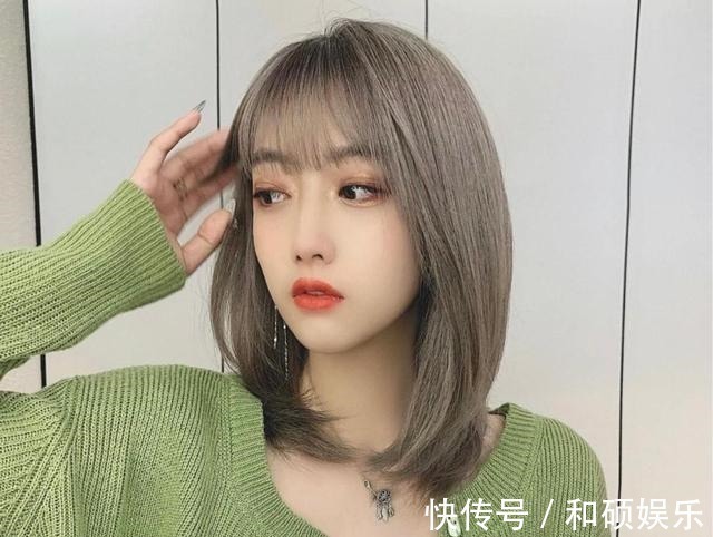 短发 秋冬都在“剪短发”,超A女神范更有气质,基本都逃不出这4款发型