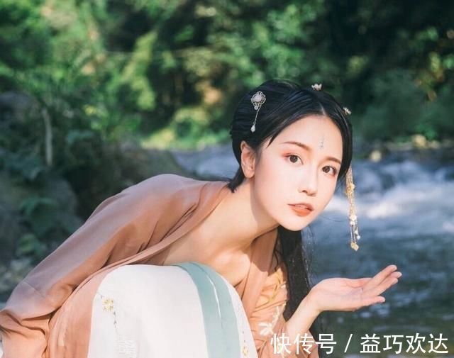 jk|漫展上如何正确的勾搭二次元小姐姐?