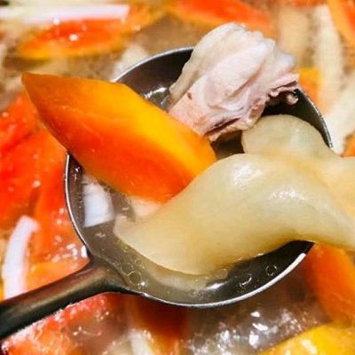 枸杞子|花胶木瓜椰子鸡