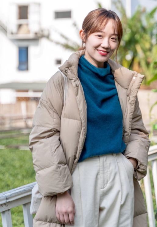 紧身裤 时髦精必看!2021年最流行的羽绒服穿法,让你美得不重样